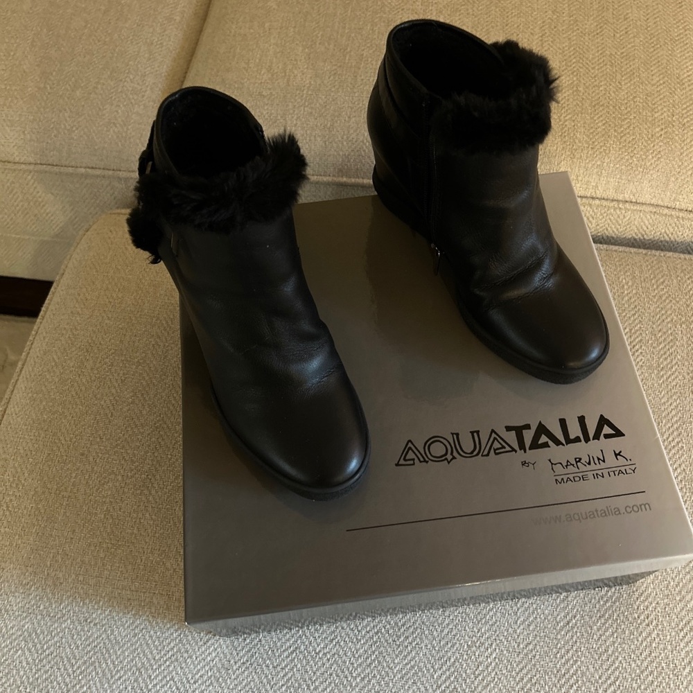 Aquatalia black leather booties size 6